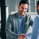 Quel est le poste le plus externalisé par la France ? Découvrez pourquoi la comptabilité, le support client et la vente sont confiés à la Tunisie et au Maroc.